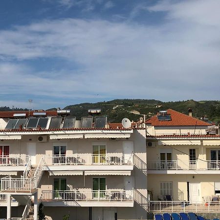 Irida Apartments Nea Skioni Extérieur photo