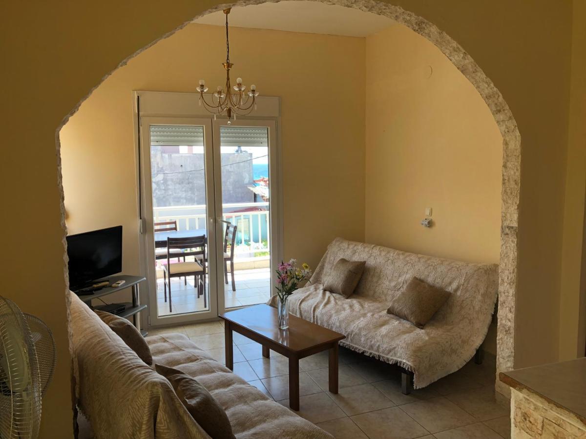Irida Apartments Nea Skioni Chambre photo