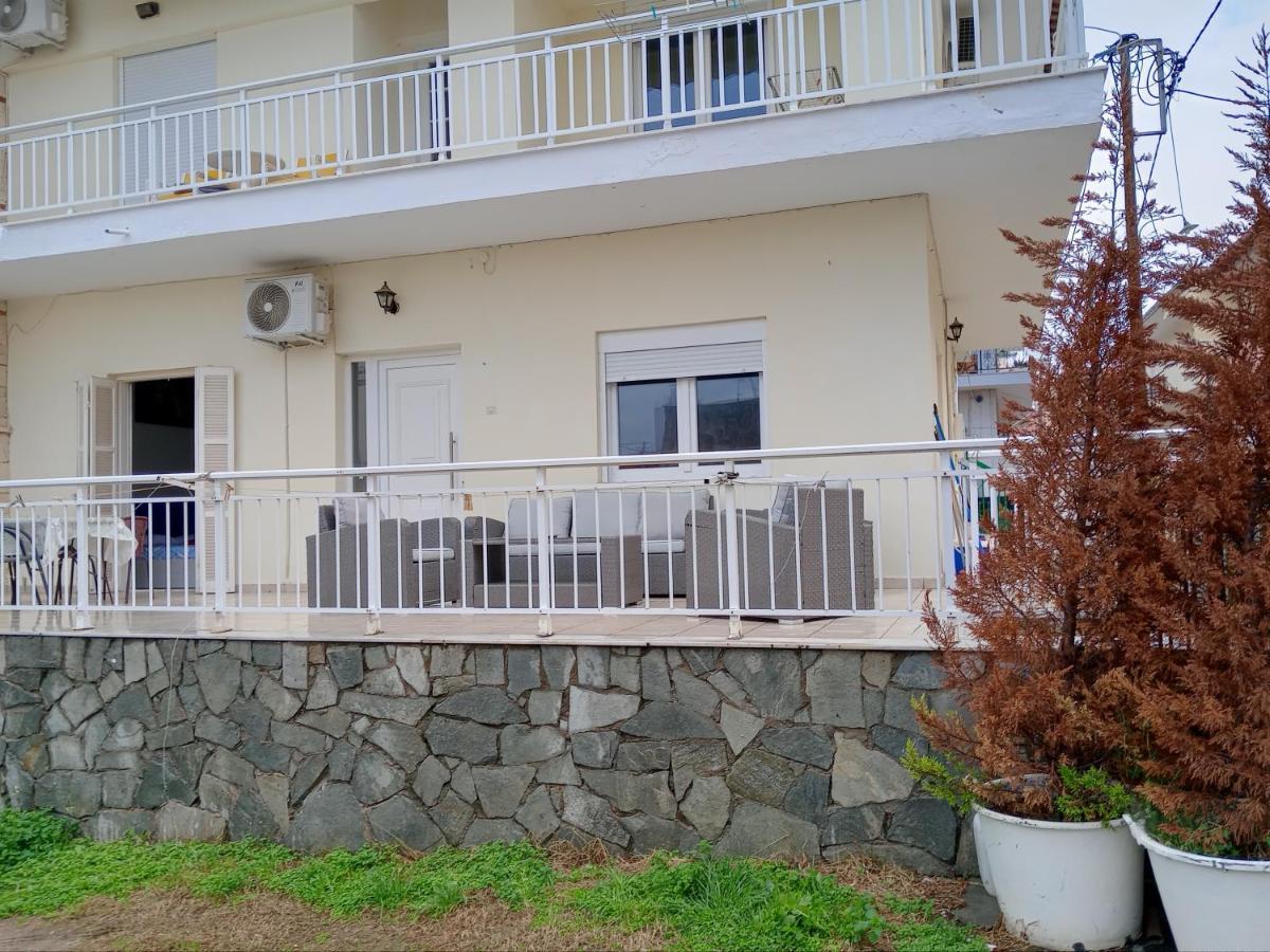 Irida Apartments Nea Skioni Extérieur photo