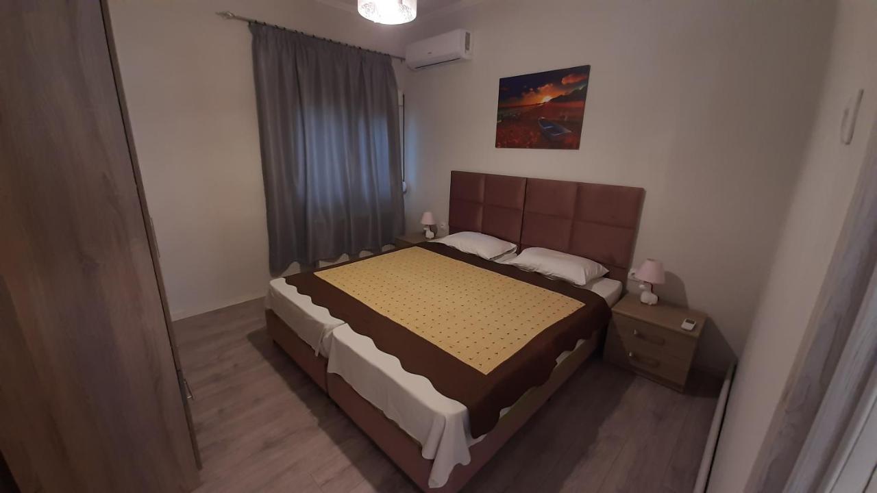 Irida Apartments Nea Skioni Extérieur photo