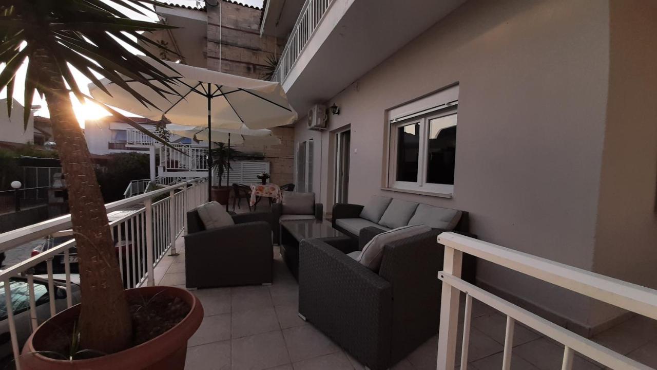 Irida Apartments Nea Skioni Extérieur photo