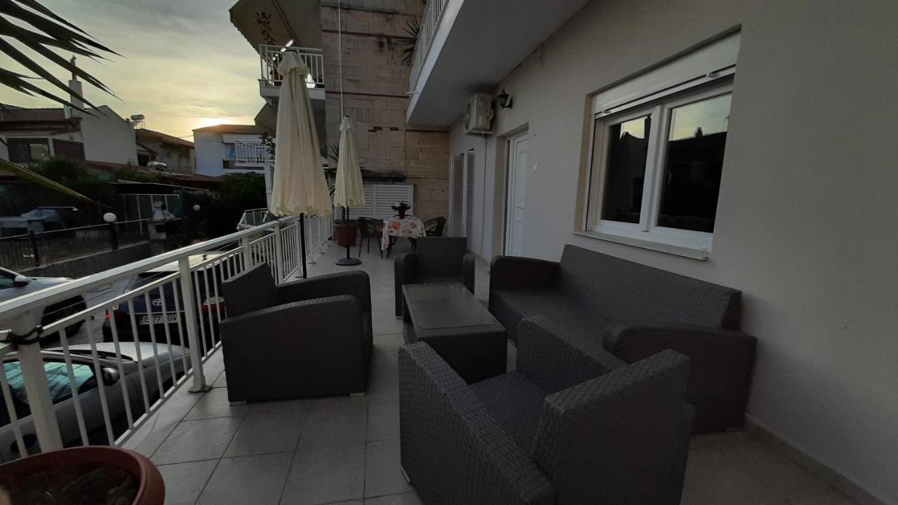 Irida Apartments Nea Skioni Extérieur photo