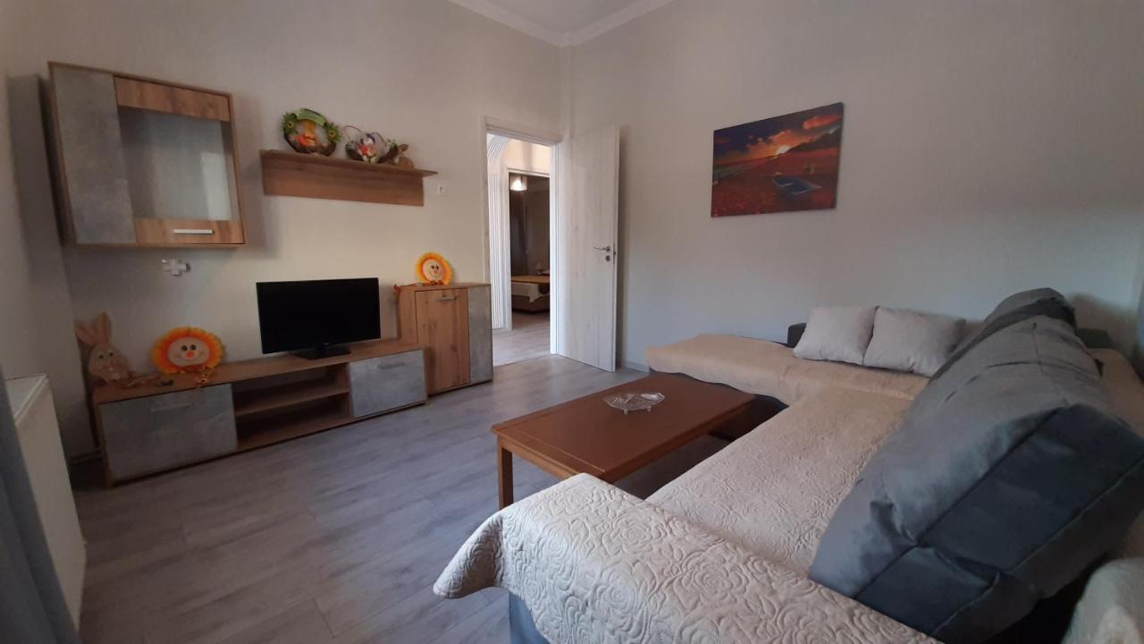 Irida Apartments Nea Skioni Extérieur photo