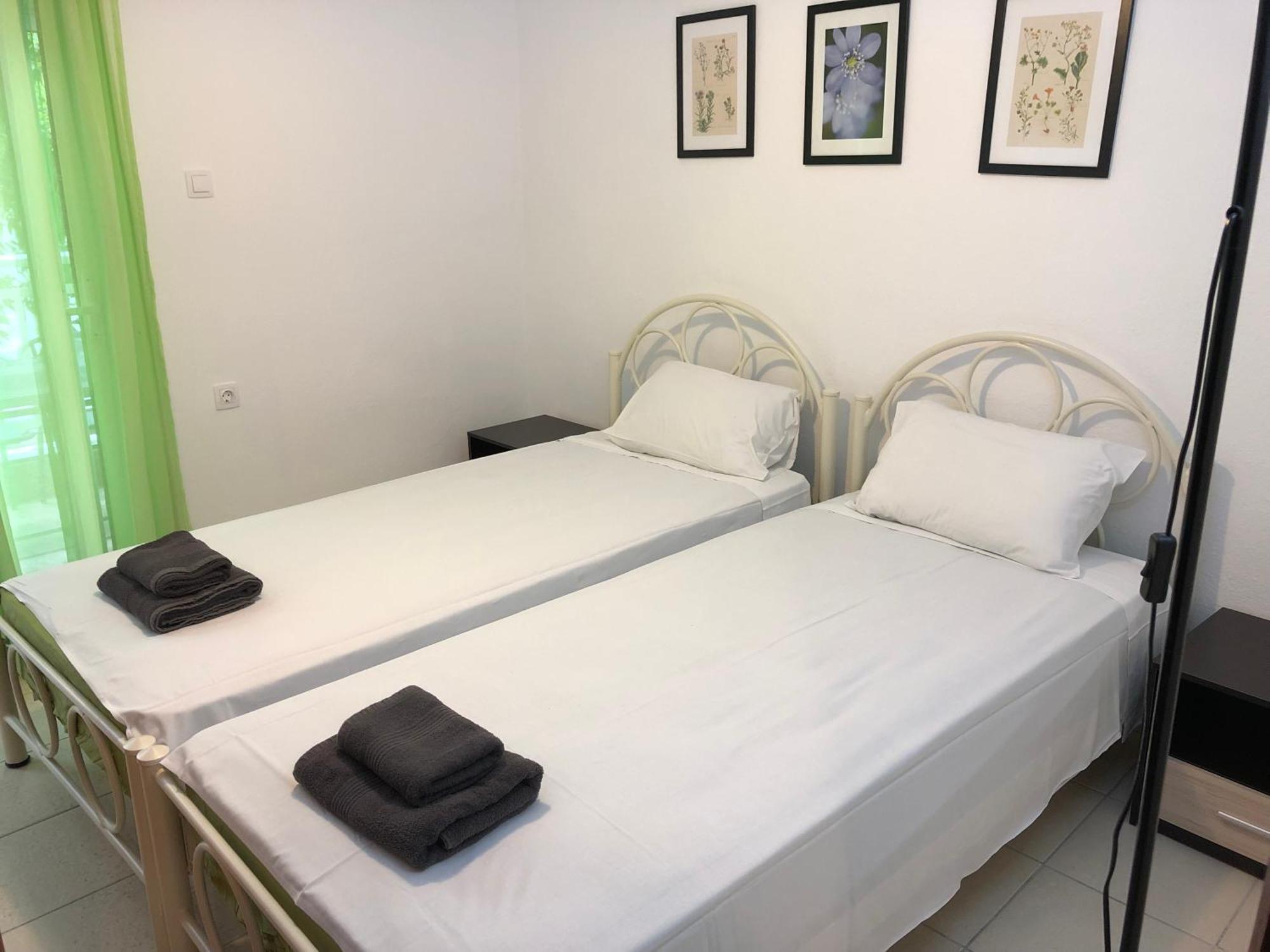 Irida Apartments Nea Skioni Chambre photo