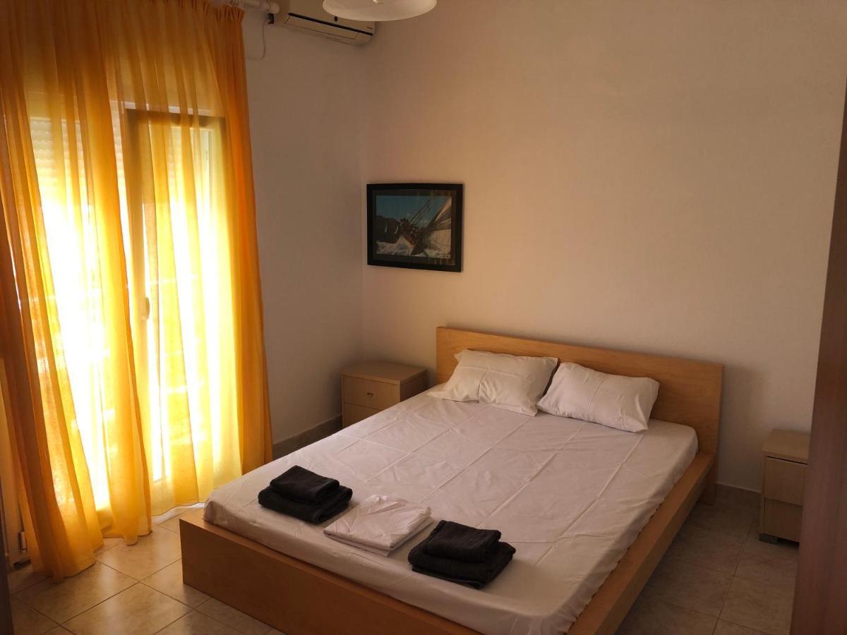 Irida Apartments Nea Skioni Extérieur photo