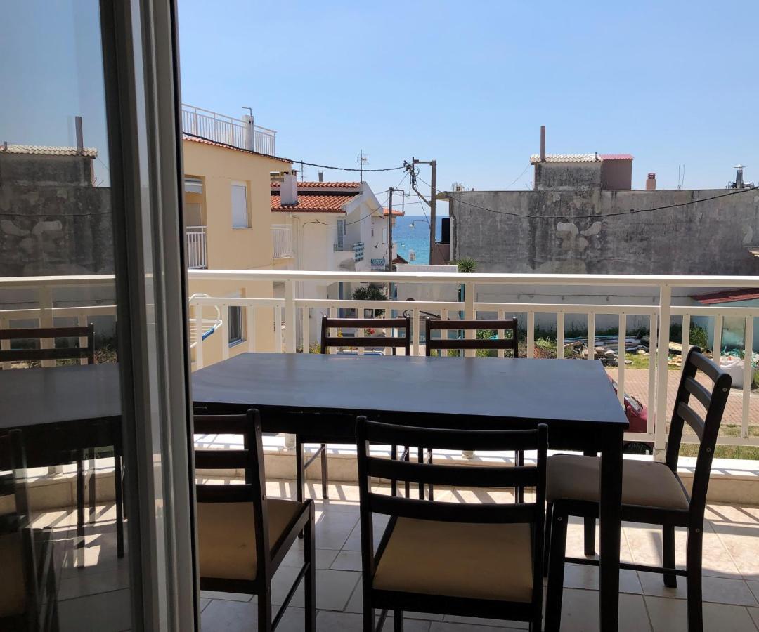 Irida Apartments Nea Skioni Chambre photo